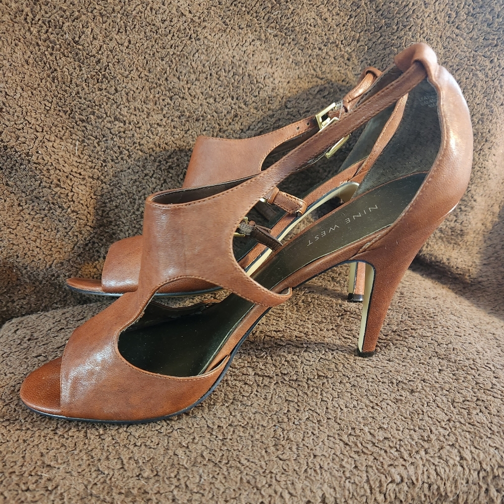 Nine West T Strap Heels Sz 10
